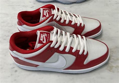 nike sb dunk cherry